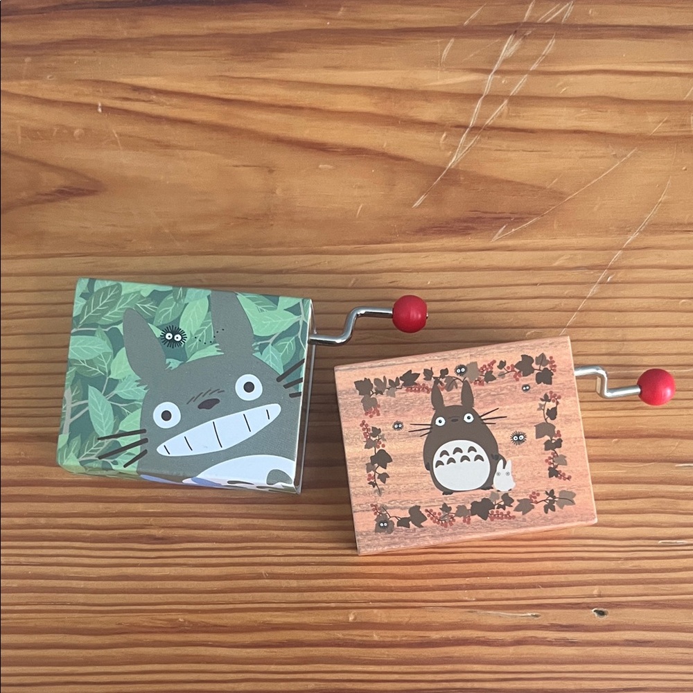 My neighbor Totoro // Hand-Crank Music Box Set - Green and Brown